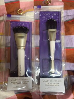 White & Gold Dual-Ended Conceal + Blend and Foundation Brush Set